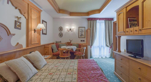 Park Hotel Iris, Забронировать Отель Отели Трансаккуа с бассейном, Бассейн