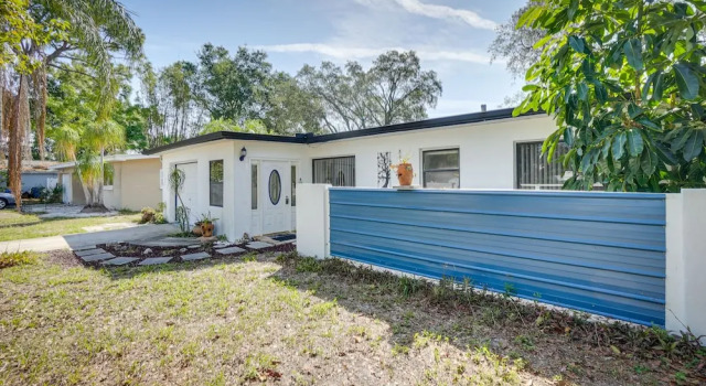 Palm Harbor Rental w/ Private Pool: 3 Mi to Beach!, Boek Hotel Palm Harbor Pinellas County
