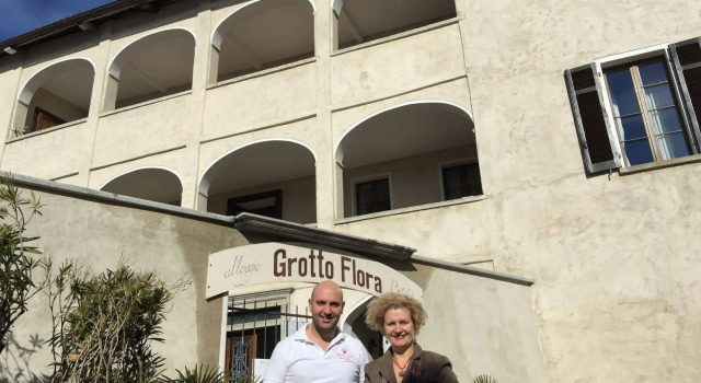 Grotto Flora B&B, Забронировать Отель «постель и завтрак» Bigogno Коллина д'Оро