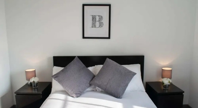 Unique 3 Bedroom Modern Penthouse, Забронировать Апартаменты/квартира Эдинбург Midlothian, рядом с Scottish Widows Bank Plc