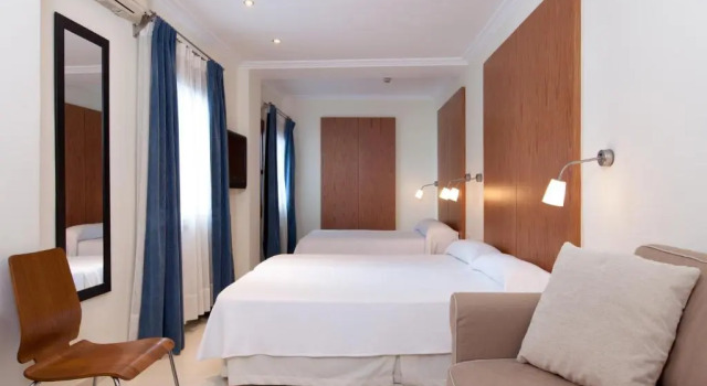 Трёхместный номер Standard Hotel MR Costa Blanca
