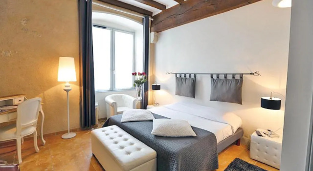 Номер Standard Hôtel-Restaurant-Chambre Insolite Spa - Le XII de Luynes