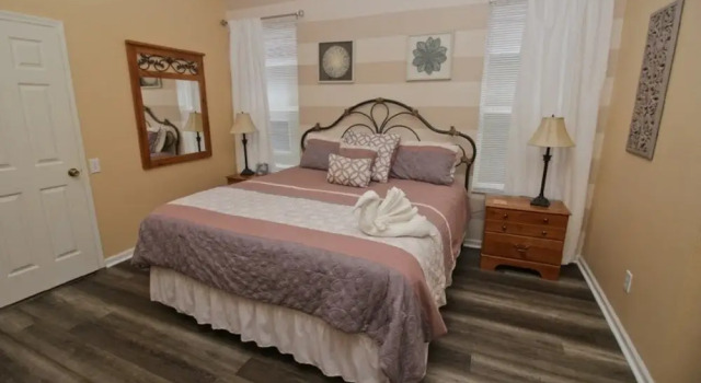 Luxury Villa W/ Private Pool And Great Game Room 4 Bedroom Villa by RedAwning, Rezerwuj Willa Hotele w Kissimmee z parkingiem, Parking