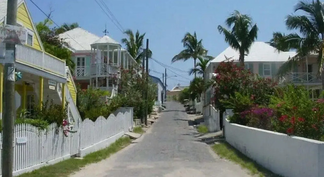 Lillian's Cottage Cottage, Buchen Sie Ferienhaus Villen in Dunmore Town, Villa
