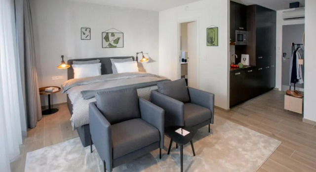 Апартаменты Deluxe Qstay Good Living Apartments
