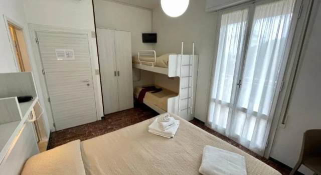 Четырёхместный номер Standard с частичным видом на море Hotel Napoleon