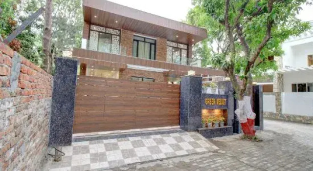 OYO Home 40438 Luxurious Stay Dehradun, Rezervovat Hotel Déhrádún Uttarakhand