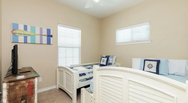 Comfy 2 bedroom | Pets & Shared Pool
