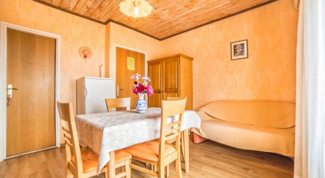 Apartments Javoran 3108, Prenota Appartamento Hotel a Isole Quarnerine con parcheggio, Parcheggio