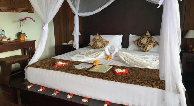 Двухместный номер Deluxe с балконом Saren Indah Hotel