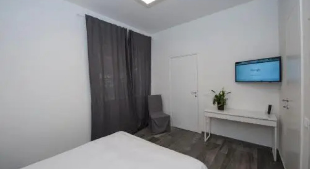 Porta Latina Suite - Private Apartment Romes Center, Забронировать Апартаменты/квартира Отели Рима с парковкой, рядом с Piazza San Giovanni in Laterano, Парковка