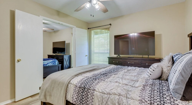 Walk to Water: Cozy Eagle Mountain Lake Home, Забронировать Отель Азл Dallas - Fort Worth Metropolitan Area