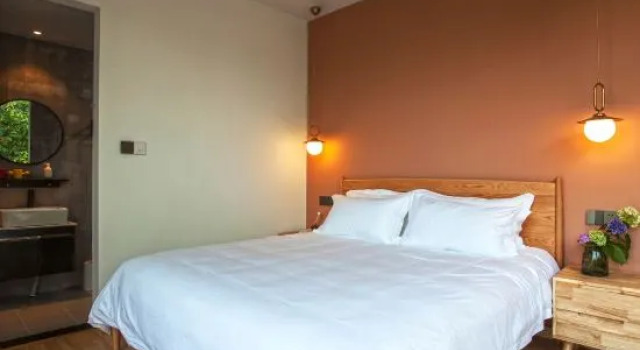 Люкс с 5 комнатами с видом на реку Yichuan Yisu River View Senxi Hostel