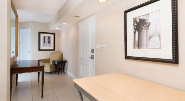 Bay Towers, Buchen Sie Hotel Titusville Space Coast