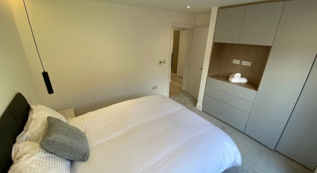 Modern 2 Bedroom 2 Bathroom flat