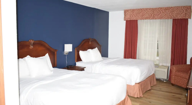 Люкс Deluxe Wingate Suites by Wyndham Youngstown - Austintown