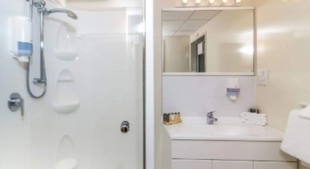 Номер Standard Цокольный этаж c 1 комнатой Twin Peaks Lakeside Inn