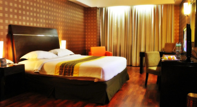 Grand Elite Hotel Pekanbaru, Book Hotel Hotels in Pekanbaru with Parking, Parking