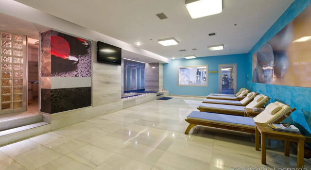 Divan Istanbul City, Varaa Hotelli Hotellit Marmara-alue pysäköinnillä, Pysäköinti
