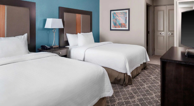 Четырёхместный люкс с 2 комнатами Homewood Suites By Hilton Wauwatosa Milwaukee
