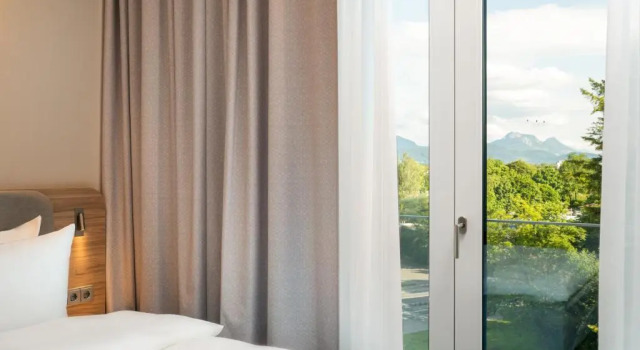 Двухместный номер Standard с балконом и с видом на горы Holiday Inn Express - Rosenheim by IHG