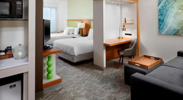 Четырёхместный номер Standard SpringHill Suites by Marriott Pittsburgh Bakery Square