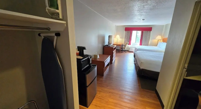 Четырёхместный семейный номер Standard Fulton Hotel - Oswego Riverfront