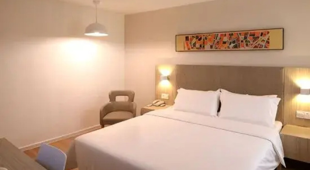Люкс Business HanTing Hotel (Jiaxiang Bus Station Yintai Plaza)
