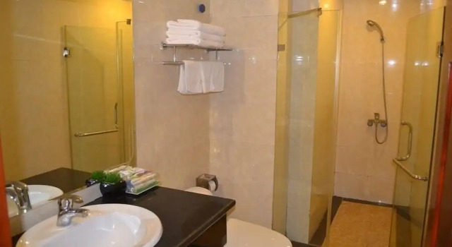 Трёхместный номер Deluxe City Bay Palace Hotel