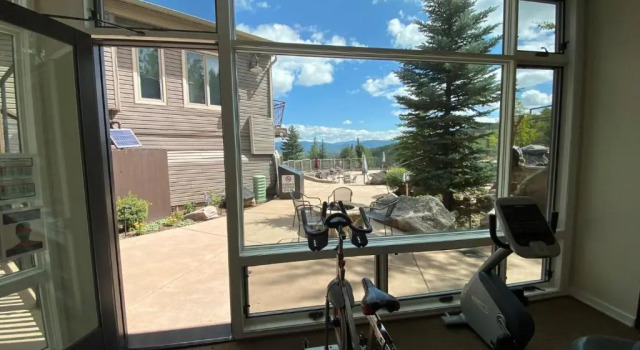 Timberline Condominiums 2 Bedroom Loft 3 Bath Deluxe Unit B3H, Забронировать Дом для отпуска Сноумасс-Виллидж Горнолыжный курорт Аспен-Сноумас, рядом с Sheer Bliss