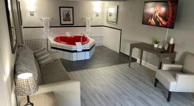 Люкс Superior Whalers Inn and Suites