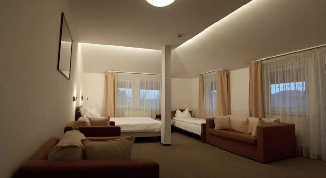Трёхместный номер Standard с видом на сад Hotel Baneasa Parc