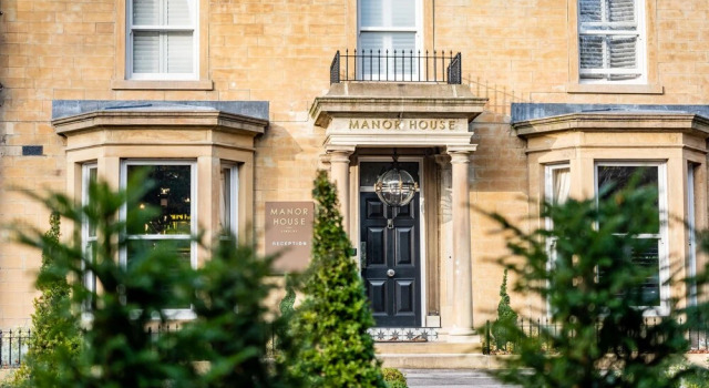 Manor House Lindley, 예약 호텔 허더즈필드 West Yorkshire