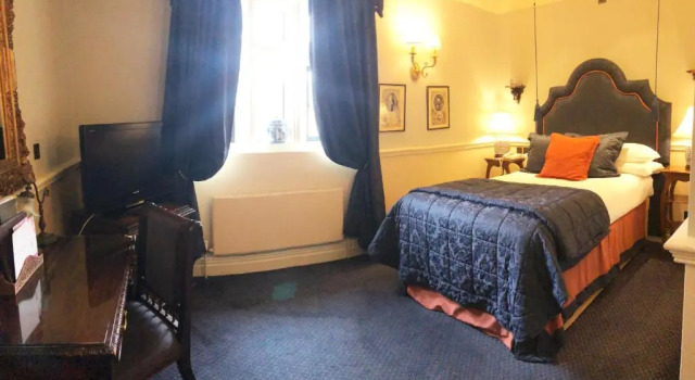 Номер Economy Coombe Abbey Hotel