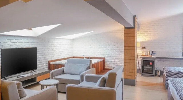 Люкс с видом на сад Laren Family Hotel & Spa - Boutique Class