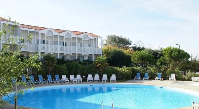 Coastal Getaway With Pool, Забронировать Апартаменты/квартира Апартаменты Фуры, Апартаменты/квартира