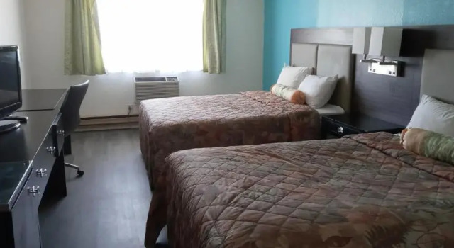 Четырёхместный номер Standard Nampa Inn & Suites