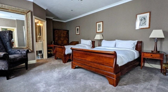 Номер Classic Angel and Royal Hotel