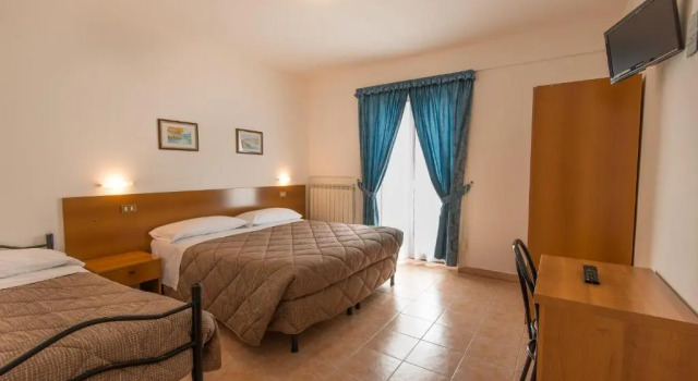 Трёхместный номер Standard Albergo Della Corte