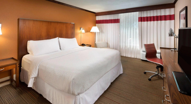 Двухместный номер Standard Four Points by Sheraton Kansas City Airport