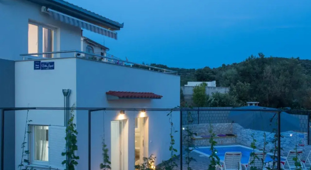 Elegant Oasis Vinisce Villa With Pool, Забронировать Вилла Коттеджи Винишче, рядом с Пляж Смоквина, Коттедж