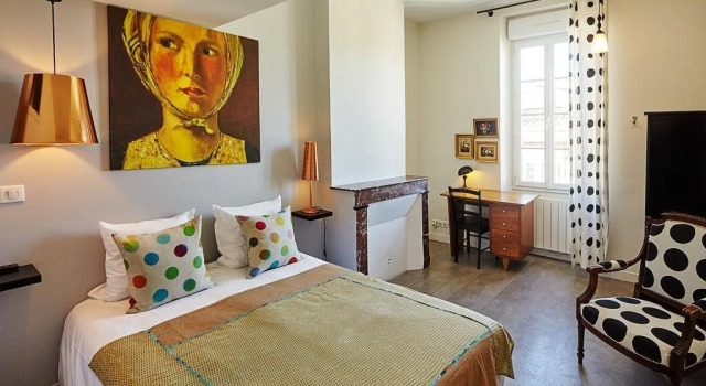 Les Séraphines - Chambres dhôtes - Guests house, Забронировать Отель Центр-Вилль Бордо, рядом с Церковь Нотр-Дам