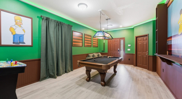 Luxurious 5-bedroom House With Pool Near Disney World - Perfect for Your Family 2613, Rezerwuj Dom wakacyjny Hotele w Kissimmee z parkingiem, Parking