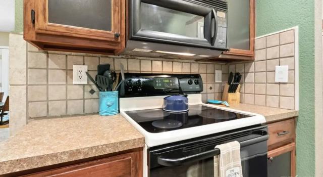 Wooded, Quiet Cottage, Very close to the Back 40