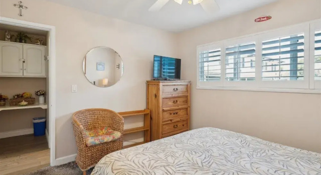 Lovely 1 Bed Beach Condo #128 1 Bedroom Condo by Sunset Shores Condominiums, Забронировать Отель Карпинтерия Santa Barbara and Vicinity, рядом с Пляж Карпинтерия-Стэйт