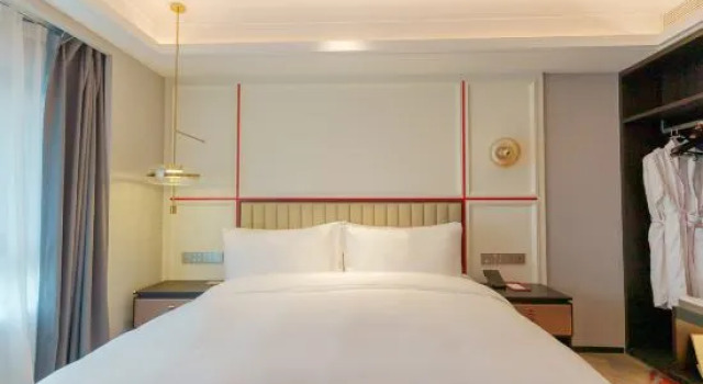 Люкс Mövenpick By Accor Binjiang Nanjing
