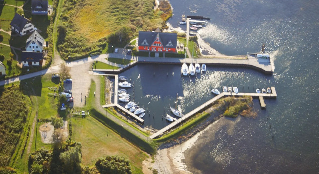 Ferienhaus Breetzer Boddentraum in Vieregge, Забронировать Отель Фирегге 
