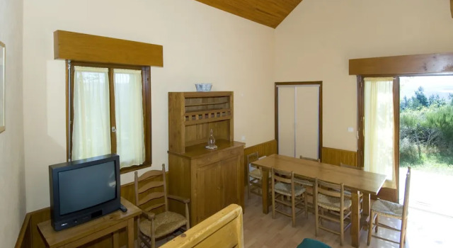 Gîtes du Parc des Loups du Gevaudan, Réserver Hôtel Saint-Leger-de-Peyre Languedoc-Roussillon