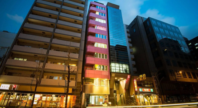Senba Hostel, Забронировать Хостел Хостелы Осаки, рядом с Концертный зал Asahi Seimei Hall, Хостел