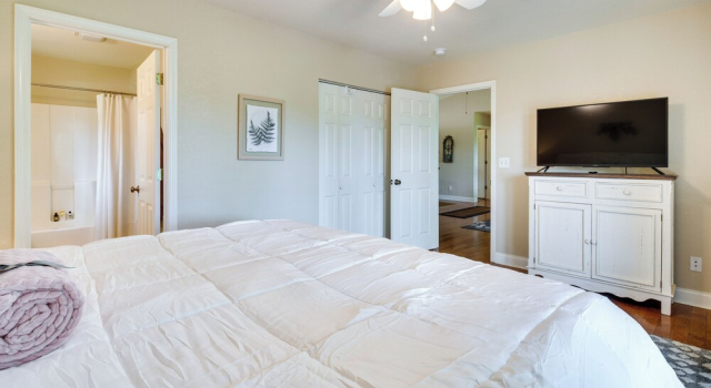 Коттедж Pet-friendly Home w/ Sunroom in Blue Ridge Mtns!